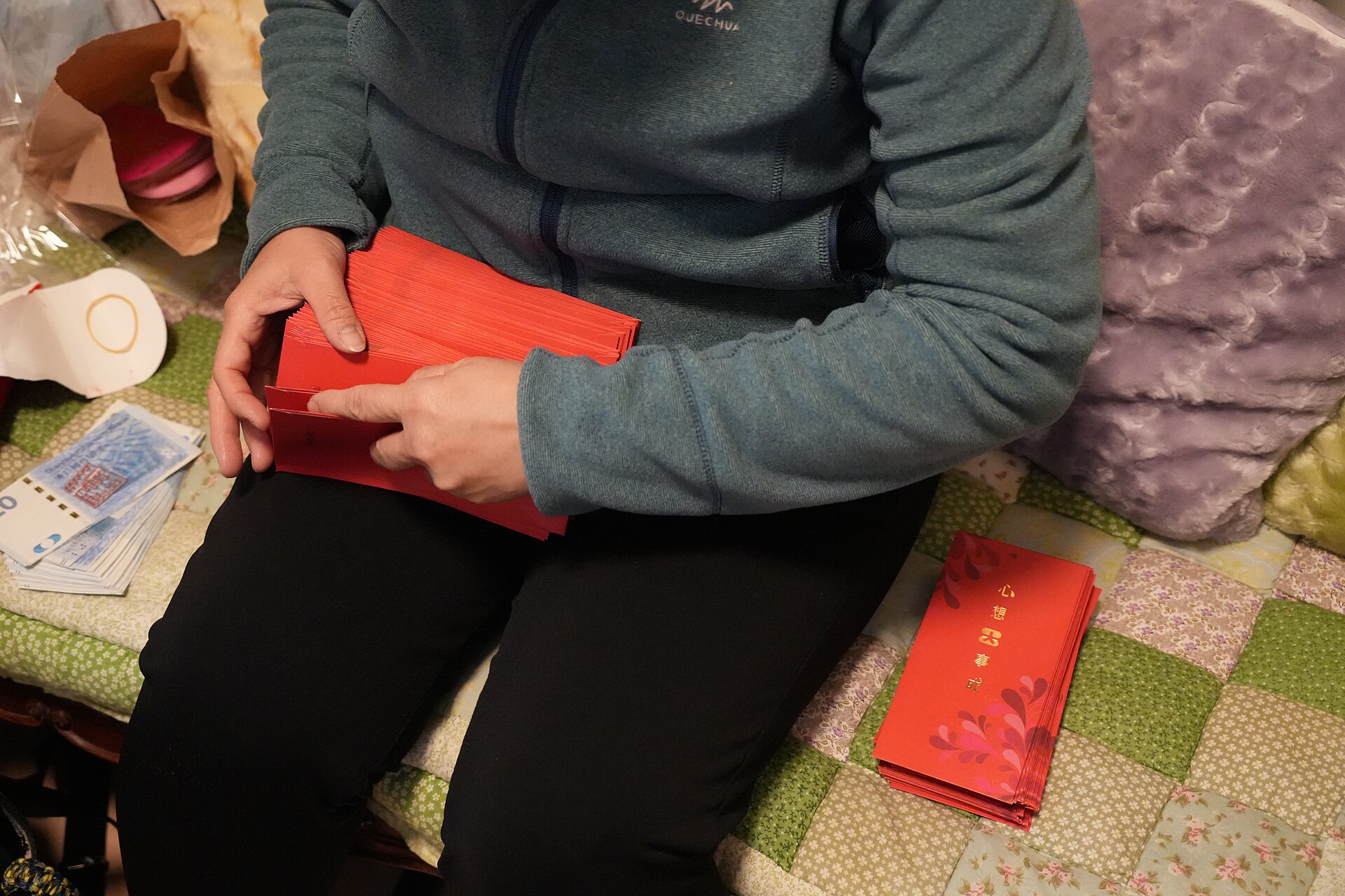 Hong Kong red packet lai see