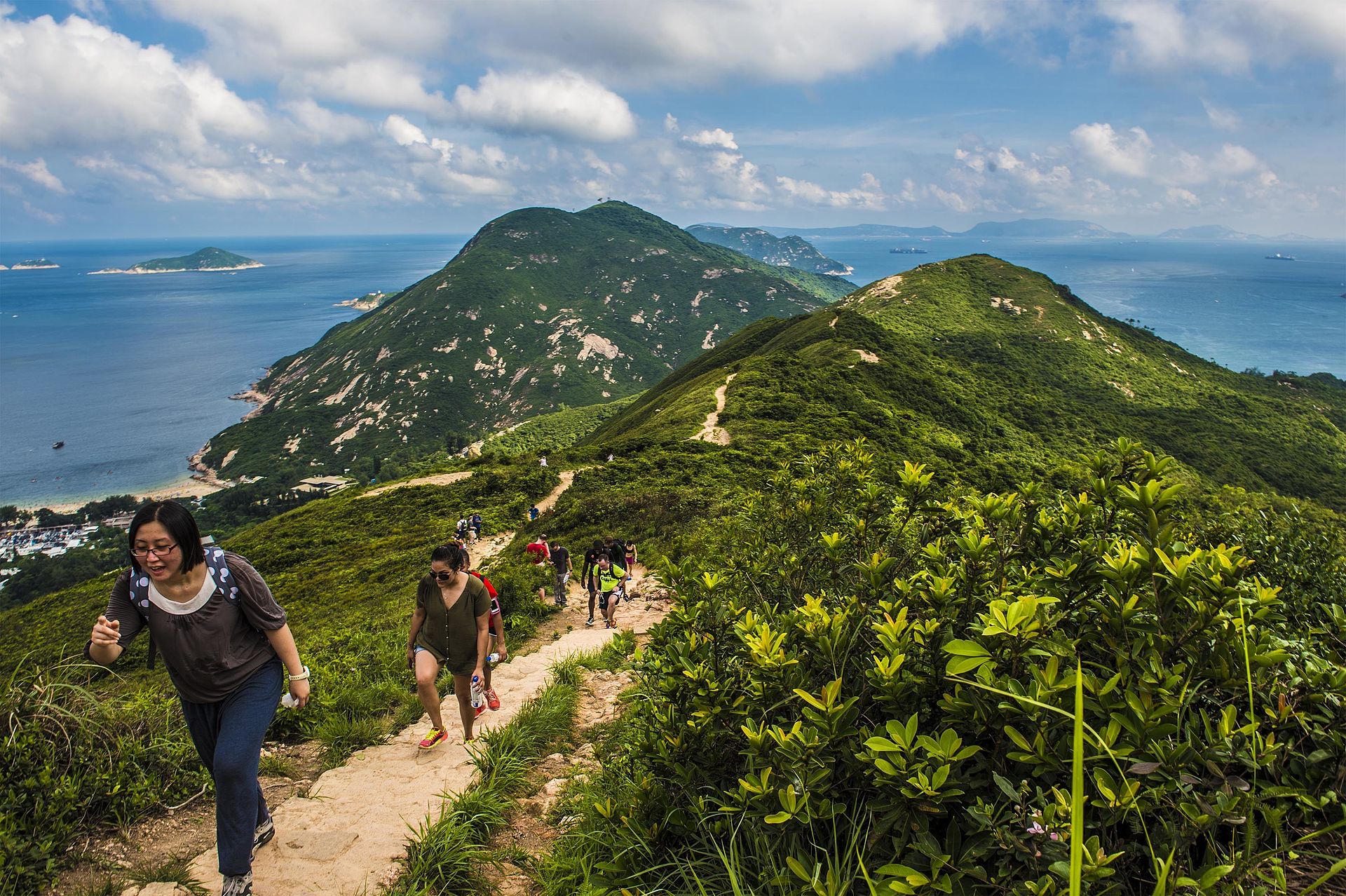 Hong Kong hiking trail Dragon's Back